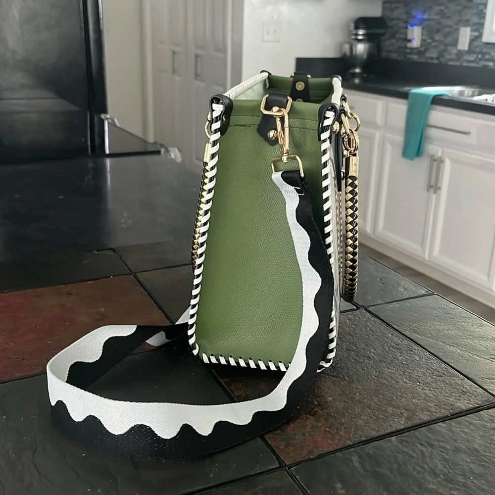 *SOLD* CHiP Bags modern style Christian apparel ocean palm tropical tote purse - Picture 9 of 17